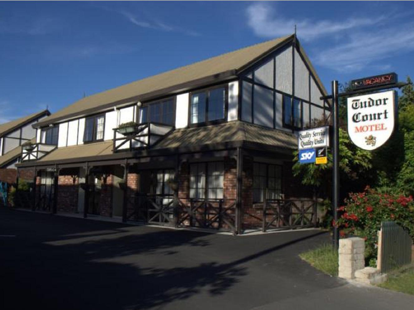 Tudor Court Motel Крайстчёрч Экстерьер фото