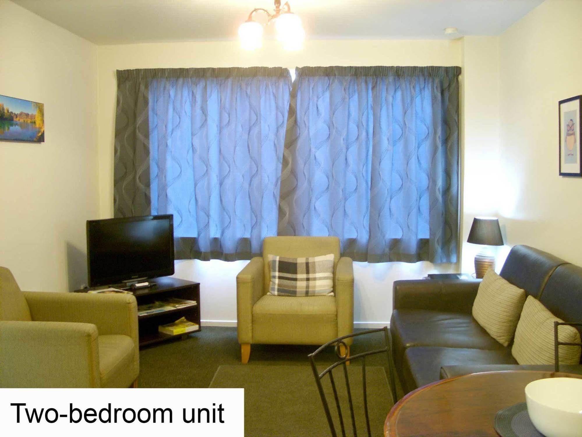 Tudor Court Motel Крайстчёрч Экстерьер фото